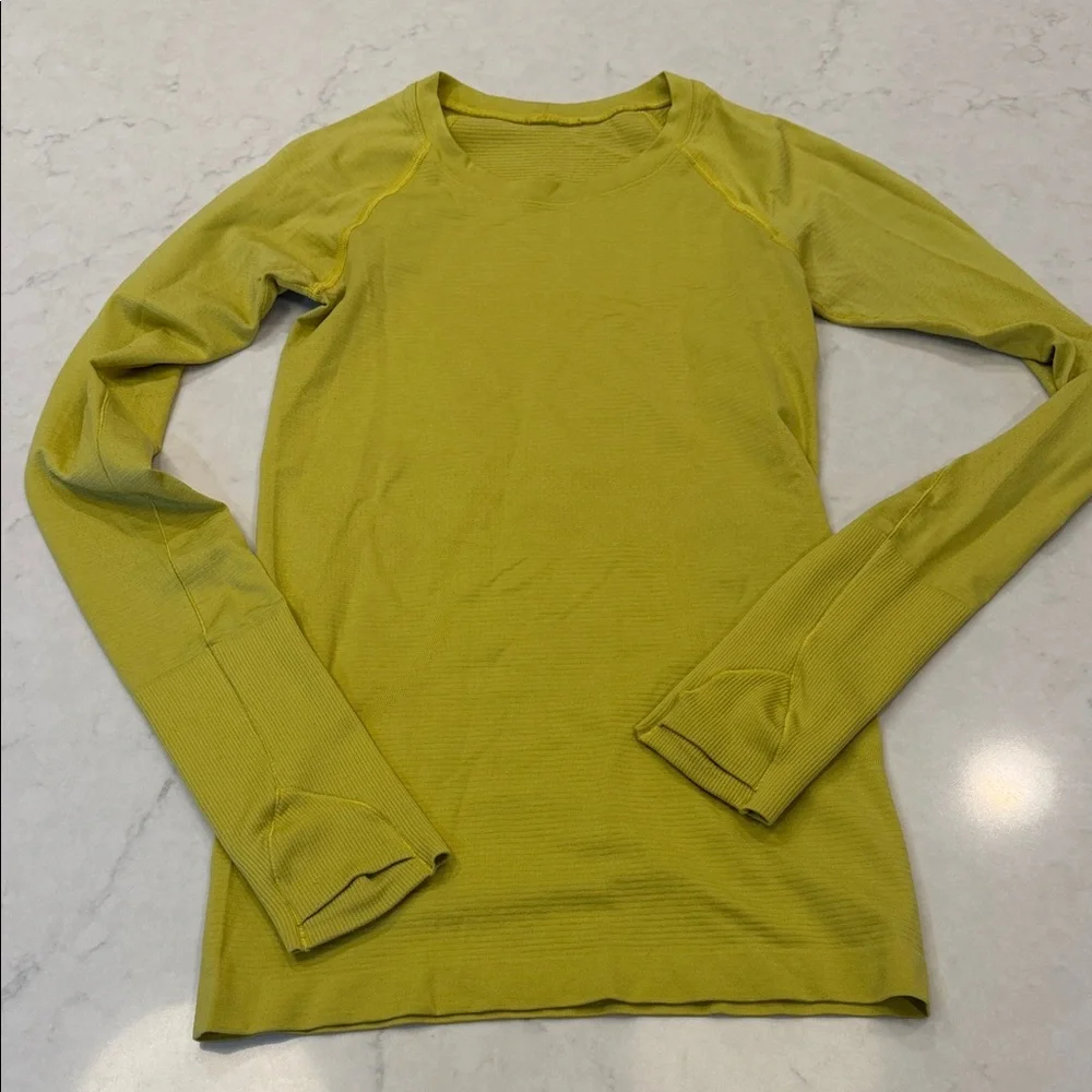Lululemon Swiftly Tech Long Sleeve 2.0 Yellow Pear Size‎ 2